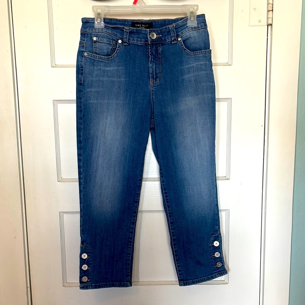 Nine West Jeans Blue Women's Denim Capris with Button Detail Size 8/28 Mid Rise